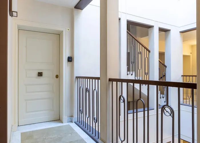 Calzaiuoli Private House Silver